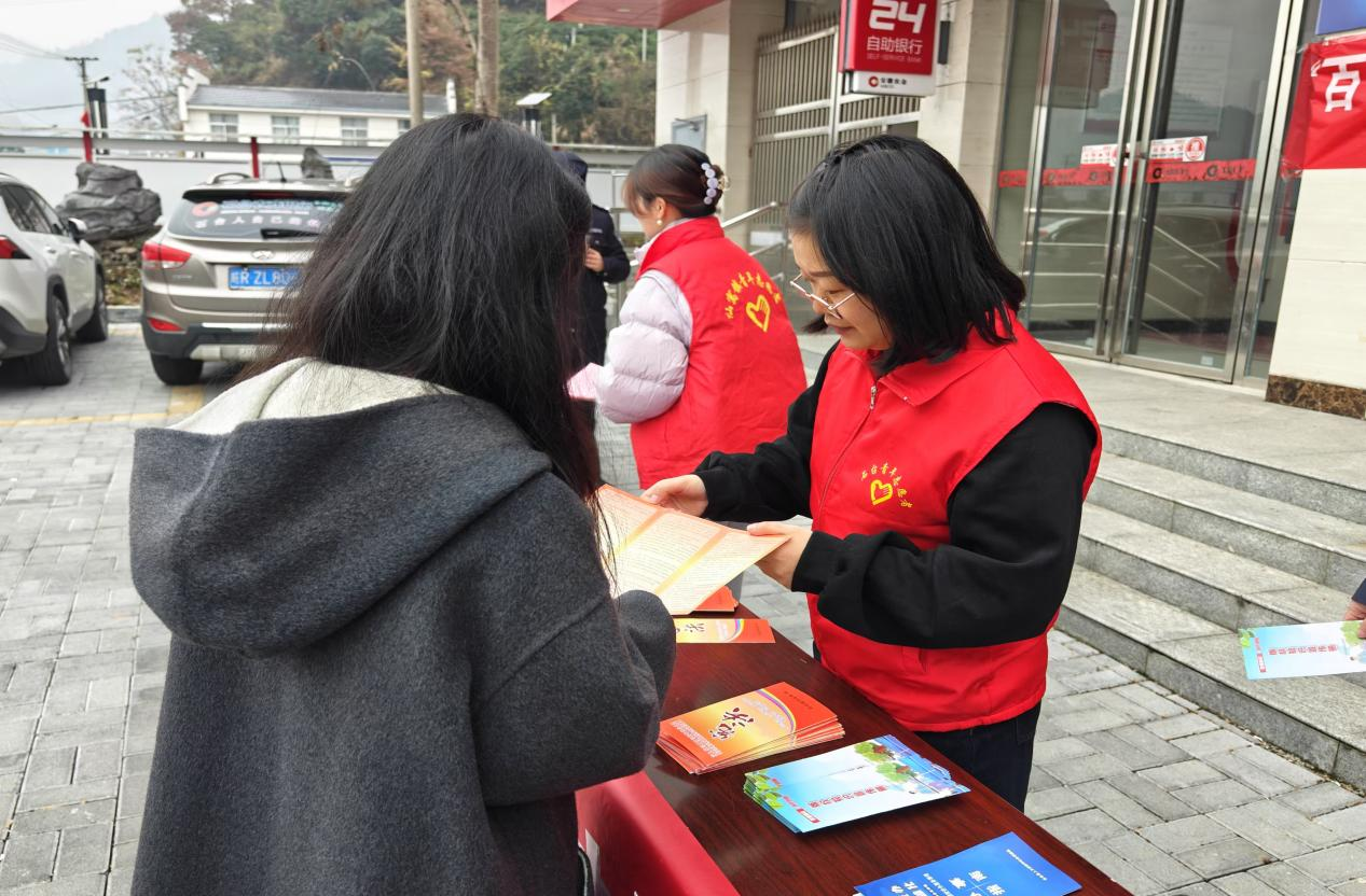 1733963244981092945.png 图片1.png