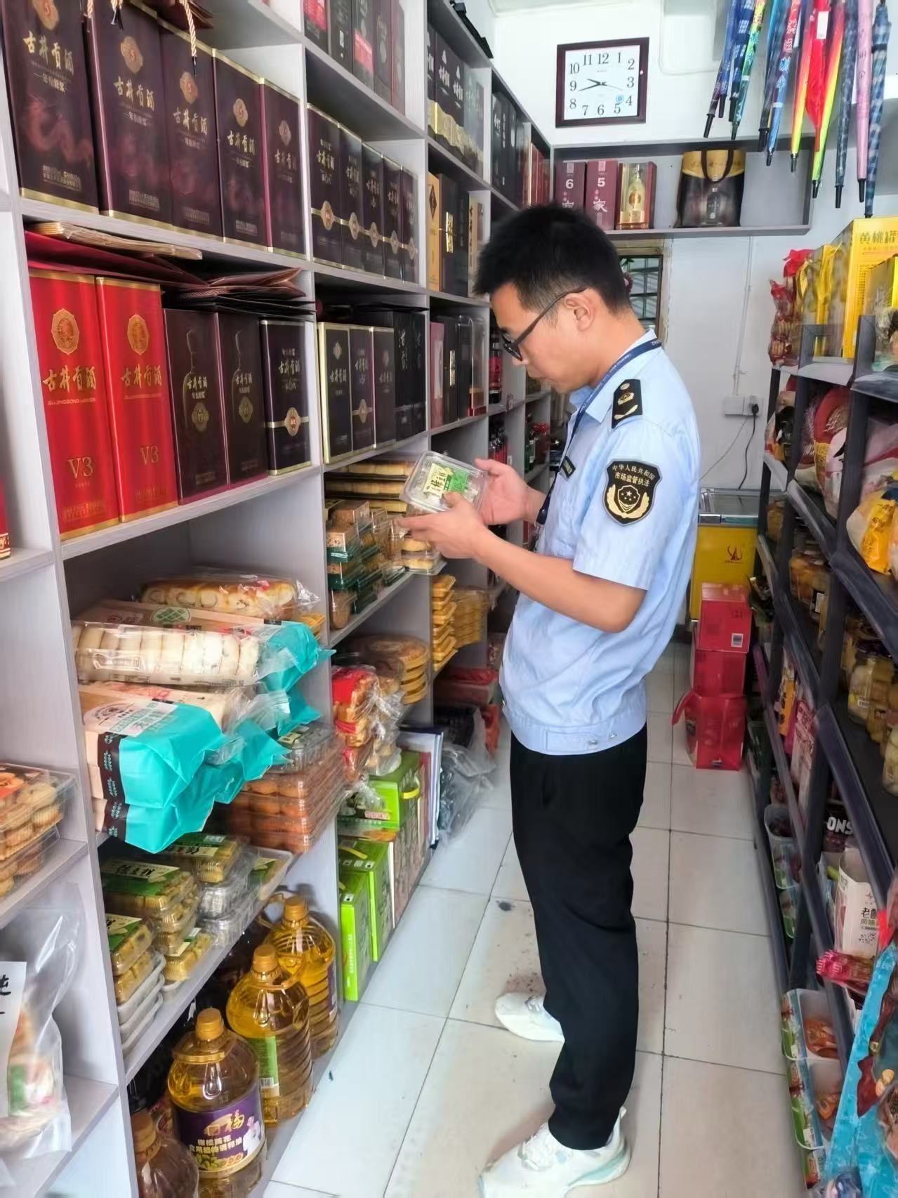 【诚信建设万里行】贵池区：严把端午“食安关”，倡导诚信经营与绿色消费.jpg
